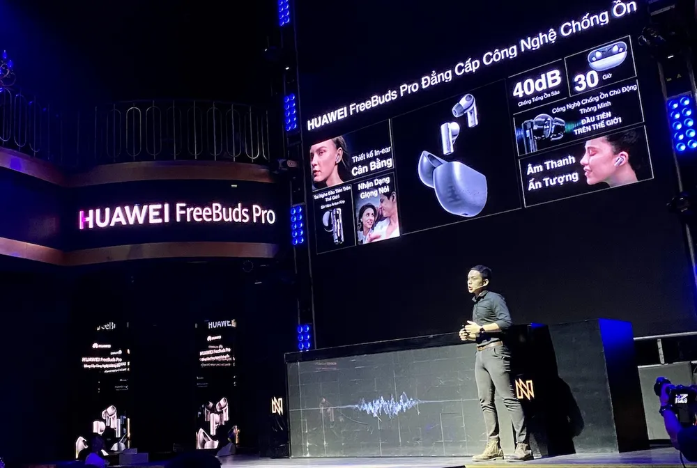 Huawei FreeBuds Pro, tai nghe không dây đầu tiên sở hữu công nghệ sạc nhanh kép ảnh 3