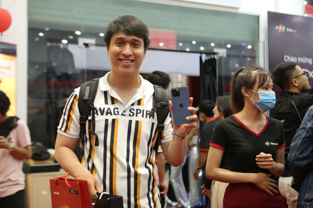 FPT Shop “lên kệ” 10.000 iPhone 12 Pro, 12 Pro Max  ảnh 1