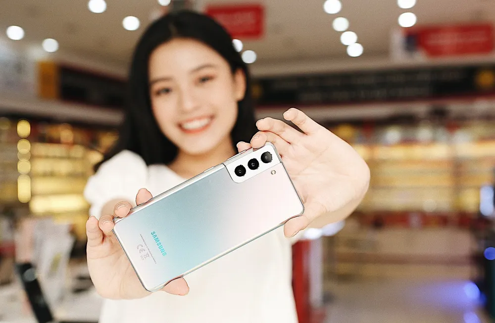Mua Galaxy S21 tại FPT Shop được nhiều lợi ích và thêm ý nghĩa ảnh 1 Mua Galaxy S21 tại FPT Shop được nhiều lợi ích và thêm ý nghĩa ảnh 1