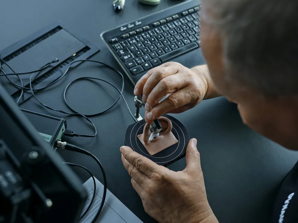 Hợp tác cùng Dynaudio, OPPO ra mắt tai nghe không dây cao cấp Enco X ảnh 2 Hợp tác cùng Dynaudio, OPPO ra mắt tai nghe không dây cao cấp Enco X ảnh 2