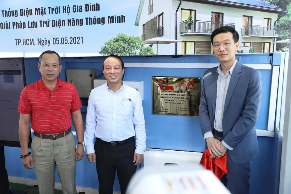 Dự án được lắp đặt trên mái tòa nhà Công ty Cổ phần Đầu tư Thương mại Quốc tế Mặt Trời Đỏ