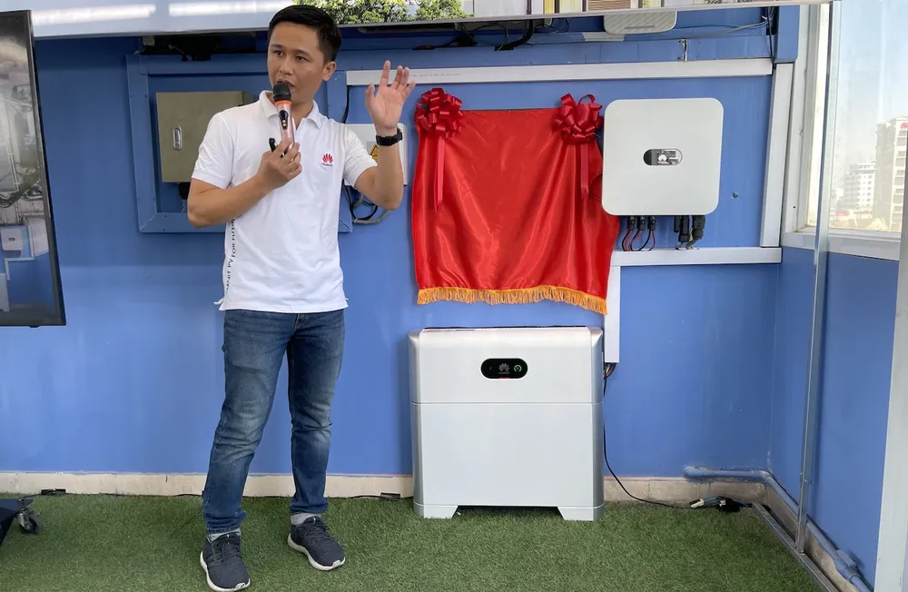 Huawei ra mắt dự án điện mặt trời áp mái hộ gia đình sử dụng bộ lưu trữ thông minh ảnh 1 Huawei ra mắt dự án điện mặt trời áp mái hộ gia đình sử dụng bộ lưu trữ thông minh ảnh 1