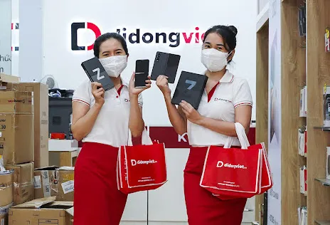 Di Động Việt giao Z Fold3 5G và Z Flip3 5G tận nhà cho khách hàng ảnh 1 Di Động Việt giao Z Fold3 5G và Z Flip3 5G tận nhà cho khách hàng ảnh 1