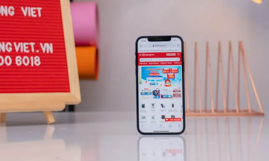 iPhone 12 bất ngờ hạ giá xuống dưới 15 triệu đồng ảnh 2