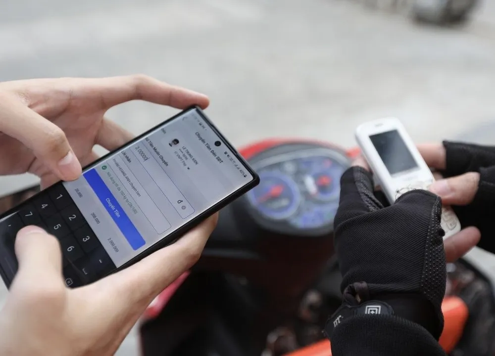 Khách hàng VinaPhone được dùng dịch vụ Mobile Money ảnh 1