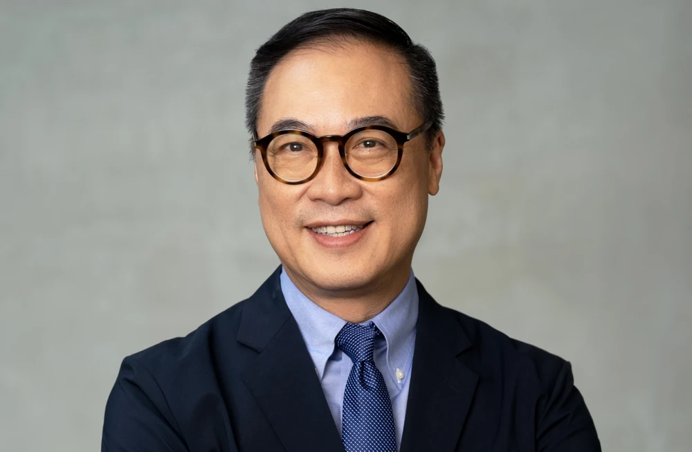 Ông Raymond Ho 