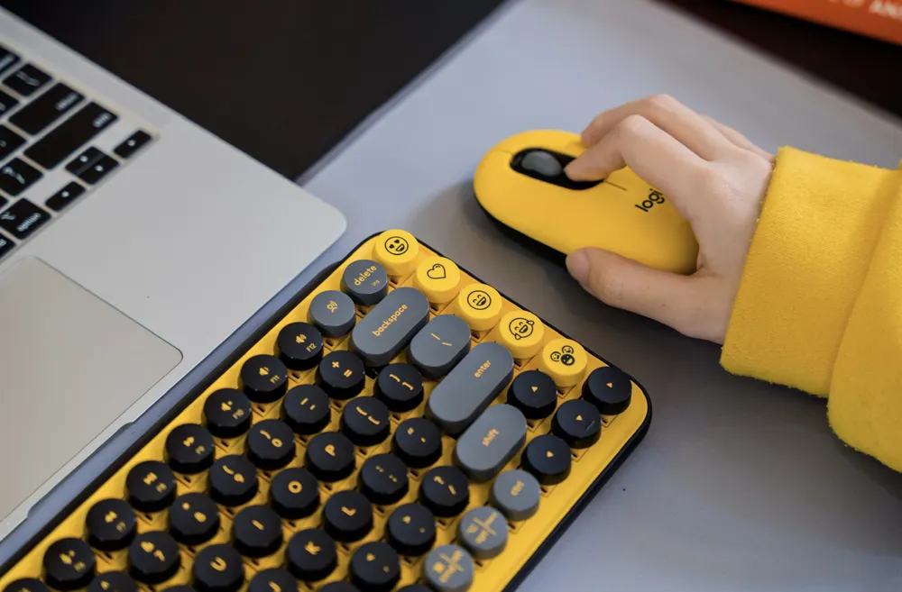 Logitech giới thiệu Studio Series: Ấn tượng với bàn phím cơ POP Keys có phím tắt Emoji tùy chỉnh  ảnh 4 Logitech giới thiệu Studio Series: Ấn tượng với bàn phím cơ POP Keys có phím tắt Emoji tùy chỉnh  ảnh 4