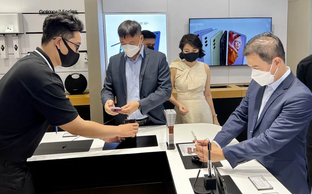 Samsung cùng MT Smart ra mắt cửa hàng ủy quyền cao cấp ảnh 2