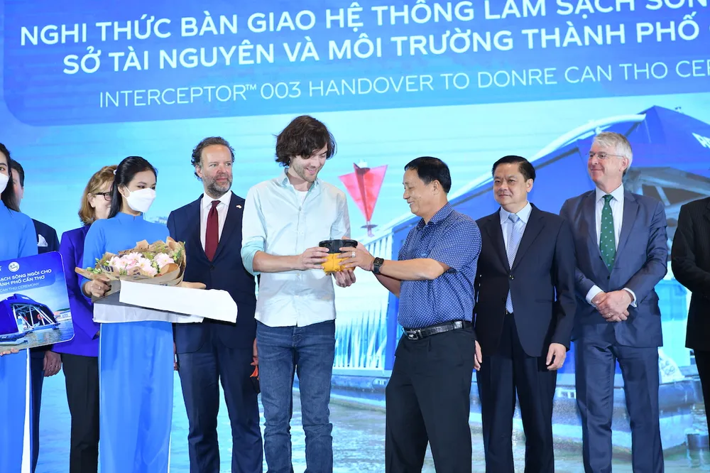 Hệ thống làm sạch sông ngòi Interceptor 003 chính thức đi vào hoạt động ảnh 1