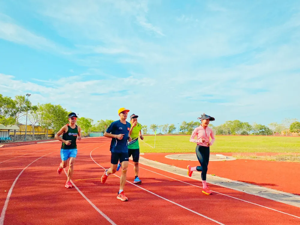 VNG tài trợ 1 tỷ đồng cho Vietnam Triathlon Federation ​ ảnh 1