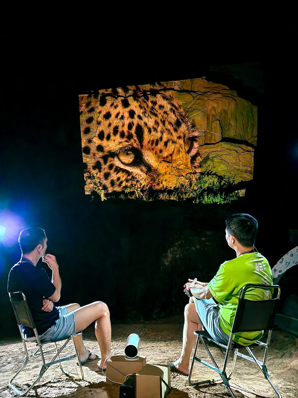 Trải nghiệm máy chiếu The Freestyle trên cung đường trekking ảnh 6