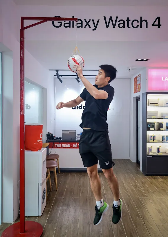 Cầu thủ Nhâm Mạnh Dũng, Phan Tấn Tài, Nguyễn Thanh Bình sở hữu iPhone 13 Pro Max tại Di Động Việt ảnh 2 Cầu thủ Nhâm Mạnh Dũng, Phan Tấn Tài, Nguyễn Thanh Bình sở hữu iPhone 13 Pro Max tại Di Động Việt ảnh 2