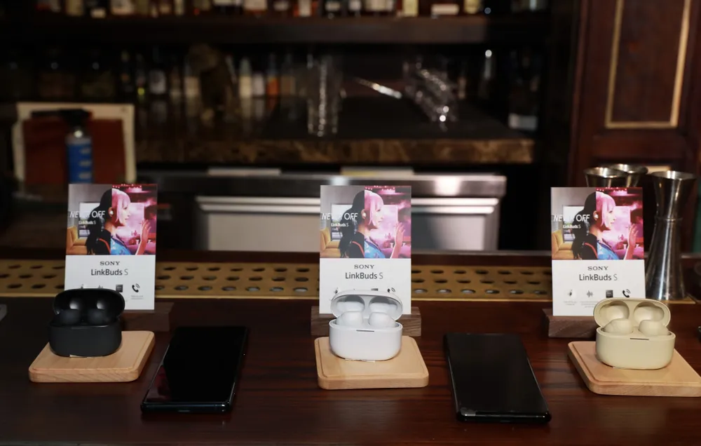 Tai nghe chống ồn WH-1000XM5 có giá bán gần 13 triệu đồng ảnh 2