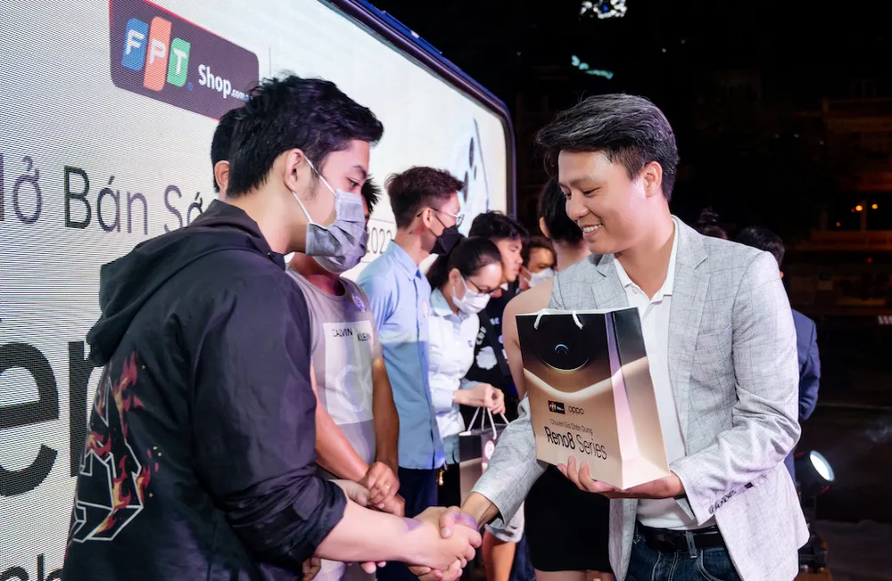 Rộn ràng mở bán Chuyên gia chân dung OPPO Reno8 Series  ảnh 2