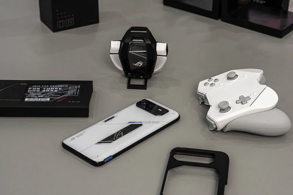 Gaming phone ROG Phone 6 “cập bến” thị trường Việt Nam  ​ ảnh 2