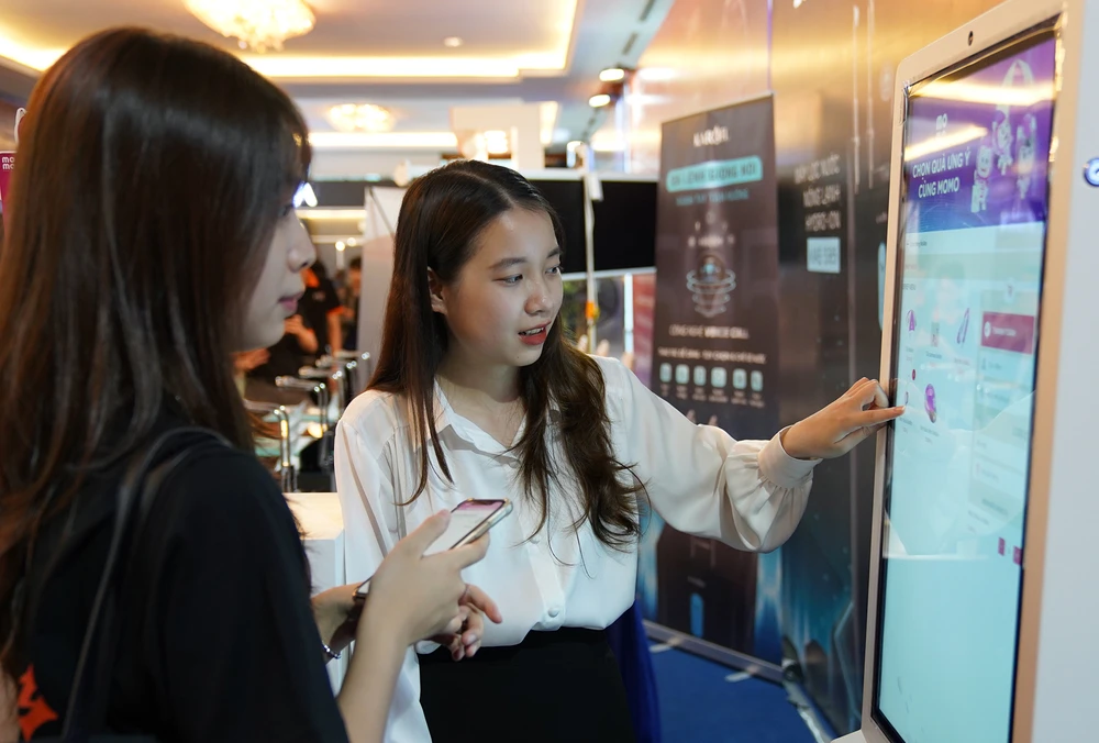 MoMo trình diễn, giới thiệu công nghệ AI tại Ngày hội AI Việt Nam 2022 ảnh 1 MoMo trình diễn, giới thiệu công nghệ AI tại Ngày hội AI Việt Nam 2022 ảnh 1