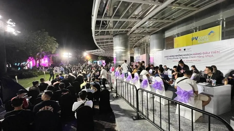 Người mua lựa chọn iPhone 14 màu tím - Deep Purple thời thượng ảnh 2