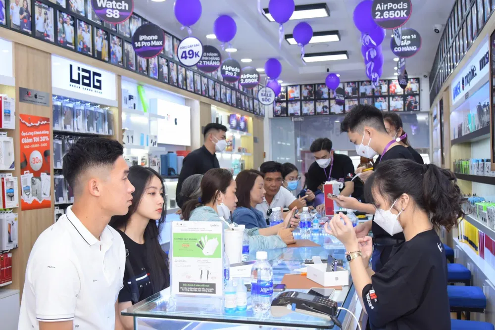 iPhone 14 và iPhone 14 Plus “hút” người dùng sau 3 ngày mở bán ảnh 1 iPhone 14 và iPhone 14 Plus “hút” người dùng sau 3 ngày mở bán ảnh 1