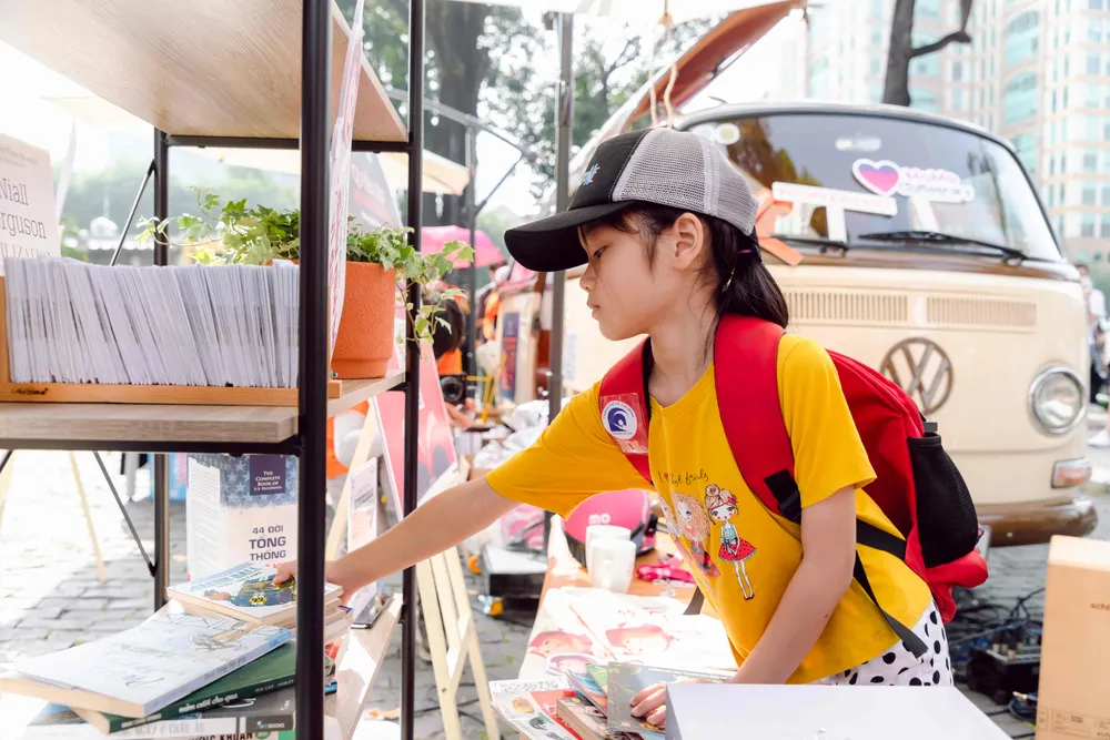 Sôi động hoạt động “MoMo và Coffeerary đồng hành mang sách đến trẻ em vùng xa“ ảnh 1