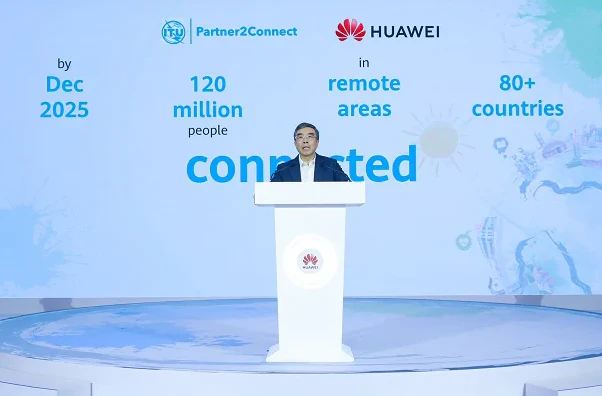 Ông Liang Hua, Chủ tịch Tập đoàn Huawei phát biểu tại sự kiện