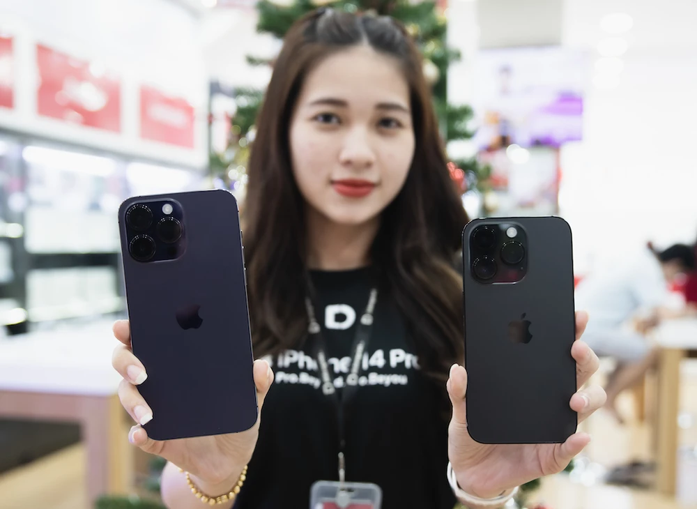 Bộ đôi iPhone 14 Pro và Pro Max khi đang là hai model bán chạy 