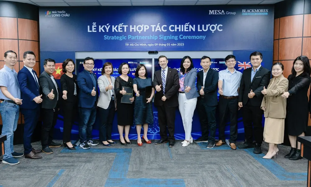 Lễ ký kết diễn ra dưới sự chứng kiến của Đại sứ Australia tại Việt Nam ông Andrew Goledzinowski, đại diện của Lãnh Sự Quán cũng như Phòng Thương mại Việt Nam – Australia. Lễ ký kết diễn ra dưới sự chứng kiến của Đại sứ Australia tại Việt Nam ông Andrew Goledzinowski, đại diện của Lãnh Sự Quán cũng như Phòng Thương mại Việt Nam – Australia.