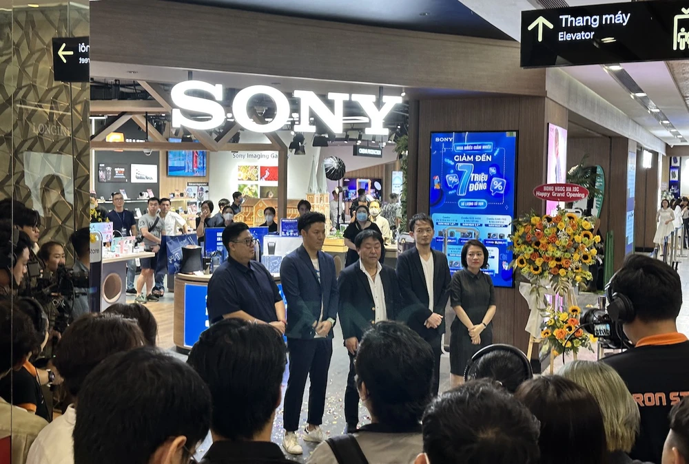 Sony Store tại Vincom Đồng Khởi vừa được khai trương