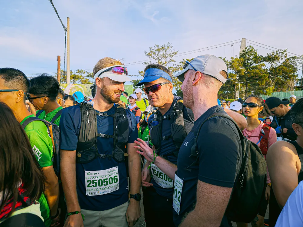 Không ít người nước ngoài đến với hoạt động vui vẻ này Không ít người nước ngoài đến với hoạt động vui vẻ này