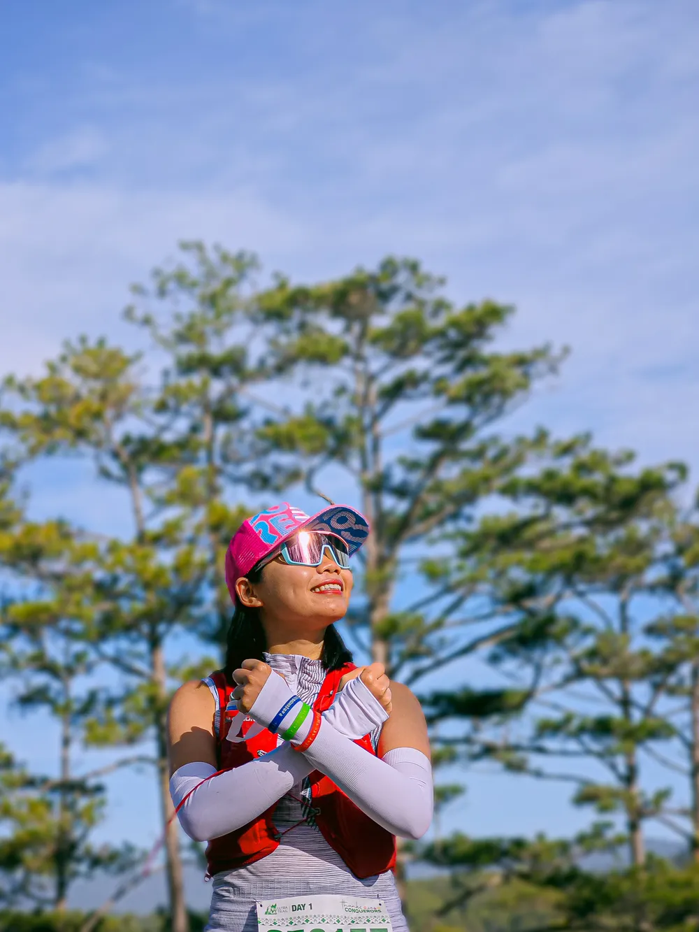 Cô gái này, lần đầu tiên gặp và xin chụp tấm hình, vậy là làm dáng ngay lập tức Cô gái này, lần đầu tiên gặp và xin chụp tấm hình, vậy là làm dáng ngay lập tức