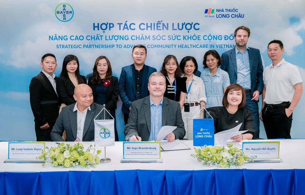 Chuỗi nhà thuốc FPT Long Châu và hãng dược Bayer Việt Nam đã ký kết hợp tác về đào tạo, nâng cao chuyên môn cho dược sĩ