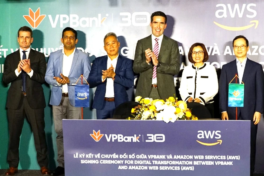 VPBank hợp tác cùng AWS