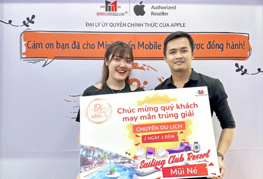 Khách hàng trúng thưởng chuyến du lịch từ Minh Tuấn Mobile