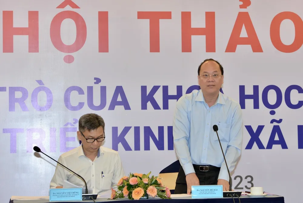 Đồng chí Nguyễn Hồ Hải phát biểu tại hội thảo. Ảnh: CAO THĂNG