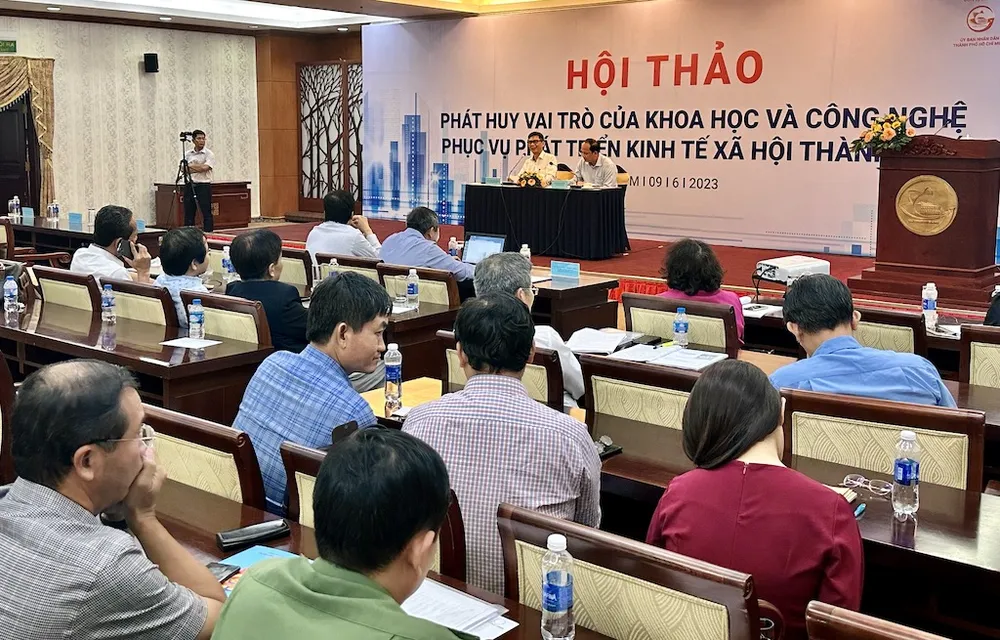 Các đại biểu dự hội thảo