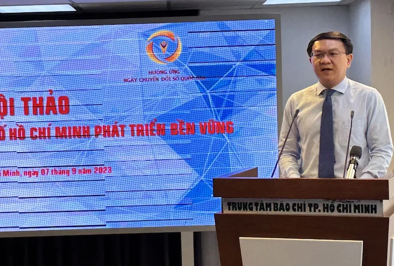 Ông Lâm Đình Thắng, Giám đốc Sở TT-TT TPHCM phát biểu tại hội thảo Ông Lâm Đình Thắng, Giám đốc Sở TT-TT TPHCM phát biểu tại hội thảo