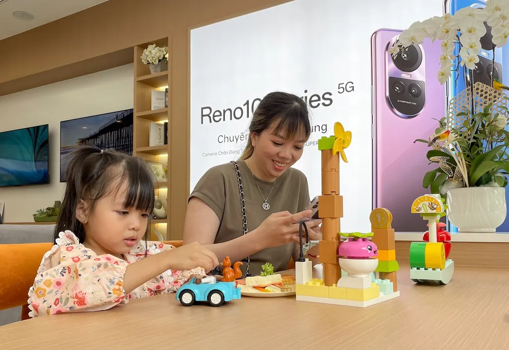 OPPO Premium Service Center có không gian thoải mái cho tất cả mọi người đến đây