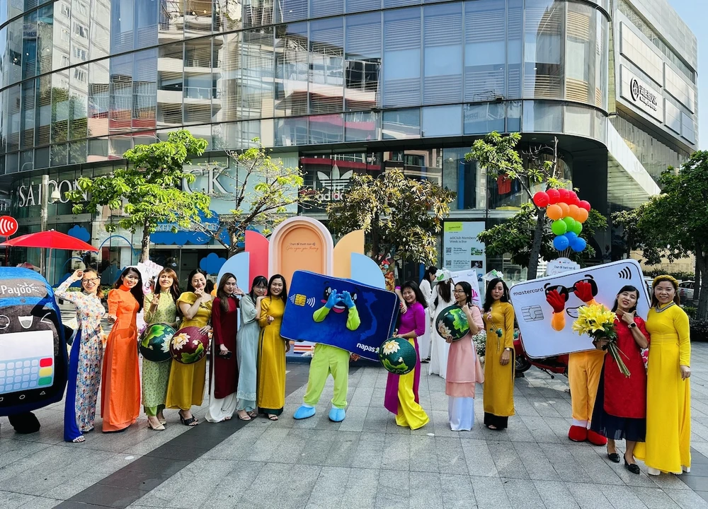 “Chạm để thanh toán, gửi ngàn yêu thương” là chương trình gây quỹ ủng hộ các bệnh nhân mắc ung thư vú