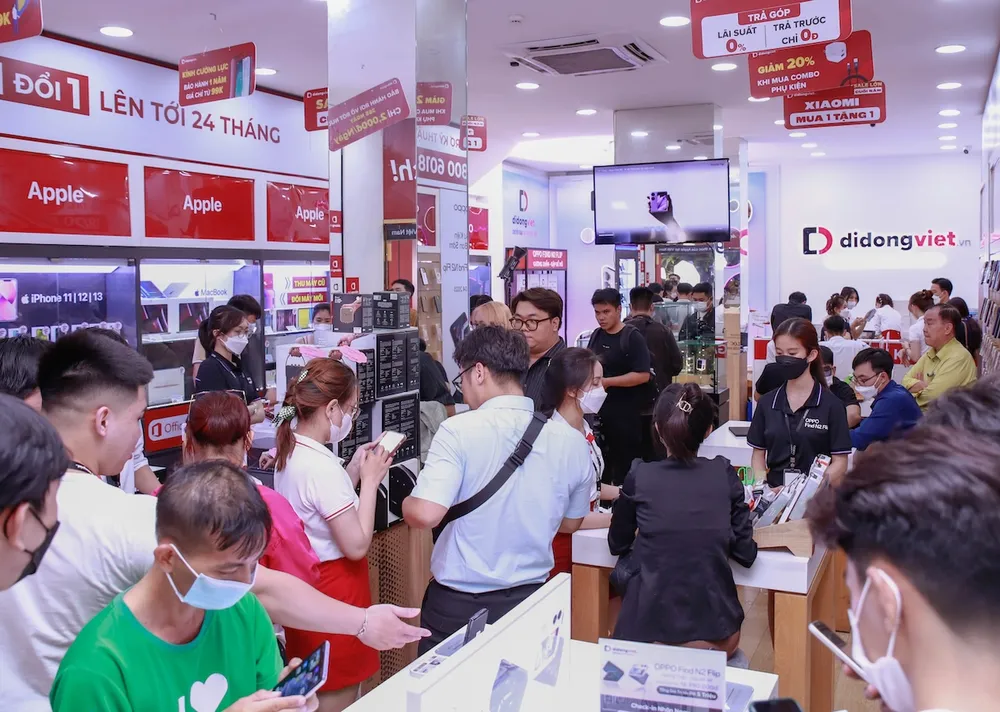 Nhiều người dùng mua OPPO Find N2 Flip tại Di Động Việt trong tháng 3 vừa qua Nhiều người dùng mua OPPO Find N2 Flip tại Di Động Việt trong tháng 3 vừa qua