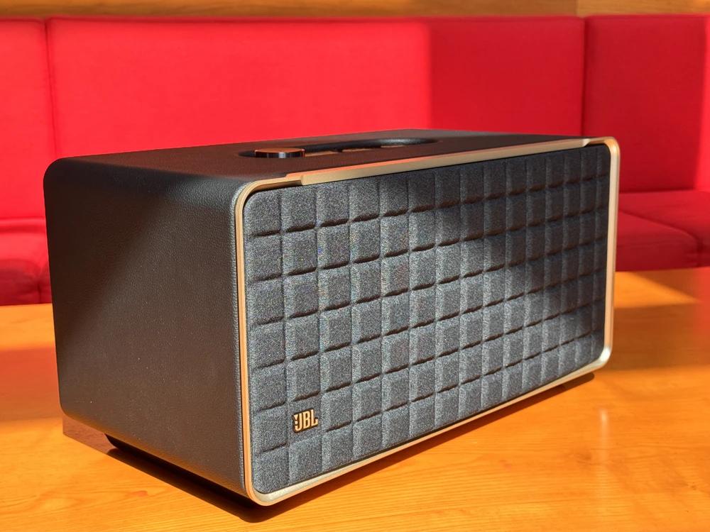 JBL Authentics 500 đang được bán với giá gần 17 triệu đồng