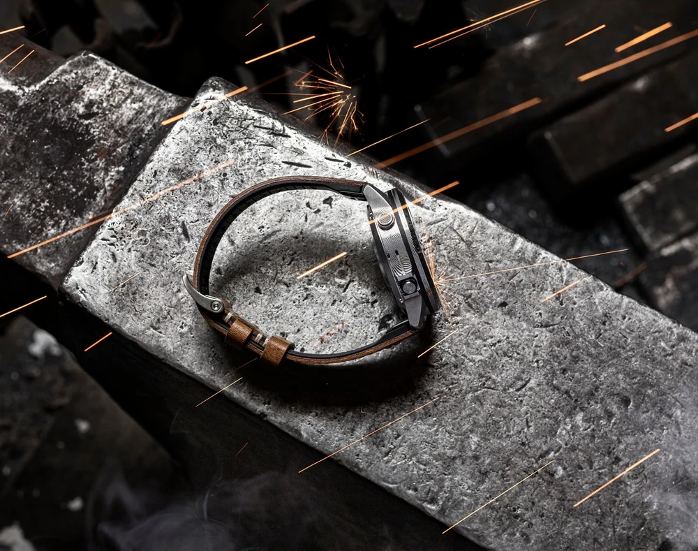 garmin-marq-adventurer-damascus-07.jpg
