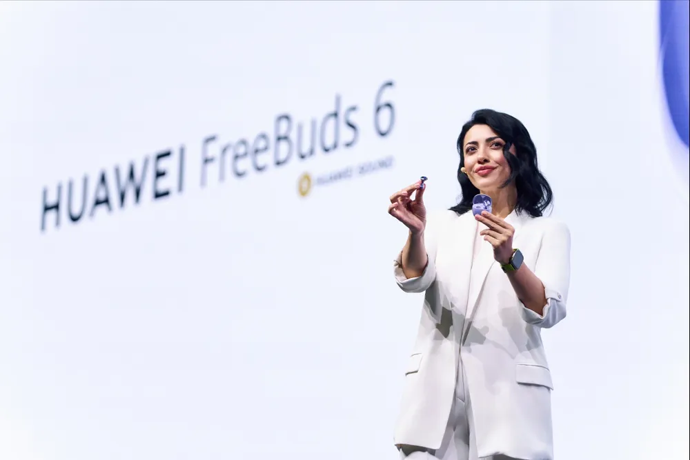 7. Tai nghe HUAWEI FreeBuds 6 được giới thiệu tại Sự kiện.JPG