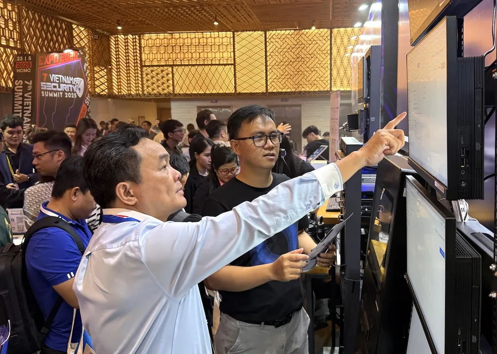 Doanh nghiệp tìm hiểu giải pháp an toàn thông tin tại sự kiện