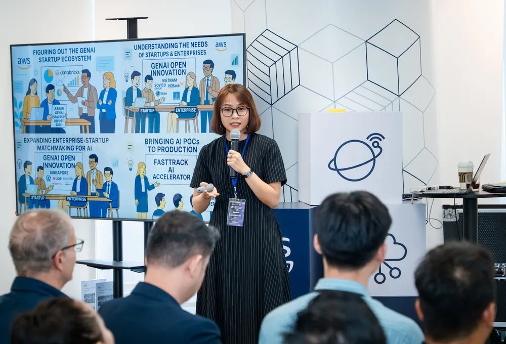 Laura Nguyễn, Giám đốc Điều hành GenAI Fund, tại sự kiện GenAI Open Innovation Vietnam 2025 Laura Speaking 2(1).png