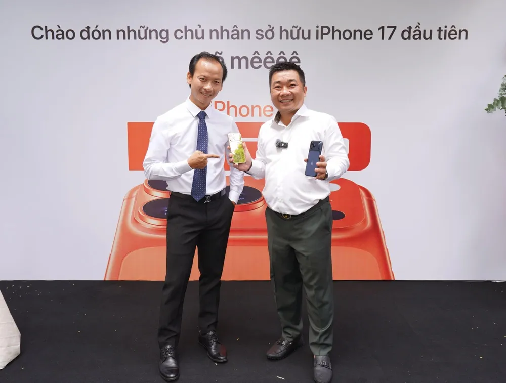 nha-che-tac-thang-eric-che-tac-iphone-17-pro-max-ma-vang-08.jpg