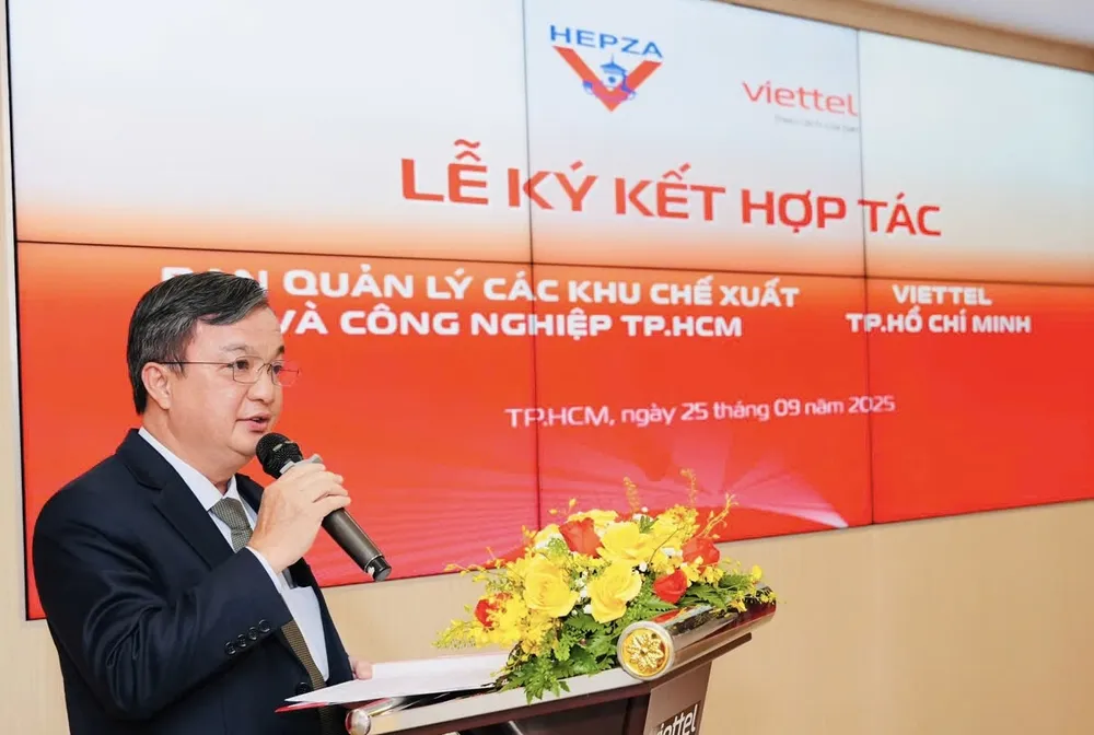 Ông Bùi Minh Trí, Trưởng Ban quản lý HEPZA phát biểu tại lễ ký kết. IMG_5461.jpg