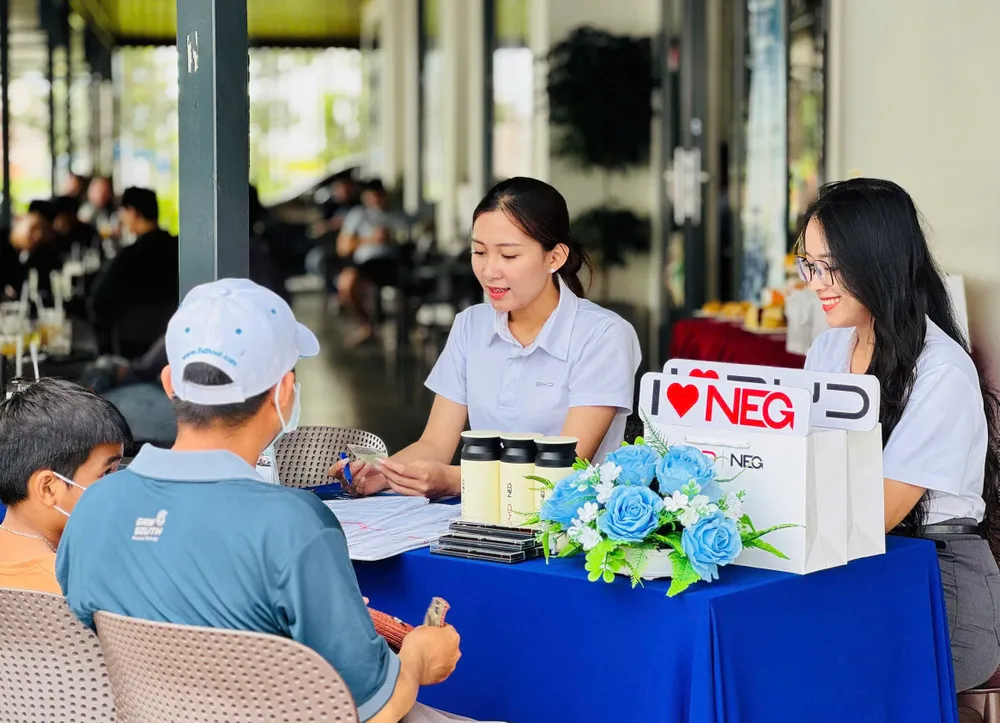 BYD NEG Tiền Giang tổ chức nhiều chương trình lái thử BYD M6 cho tài xế BYD NEG Tiền Giang - khách hàng đăng ký lái thử BYD M6 tại BYD NEG Tiền Giang.jpg