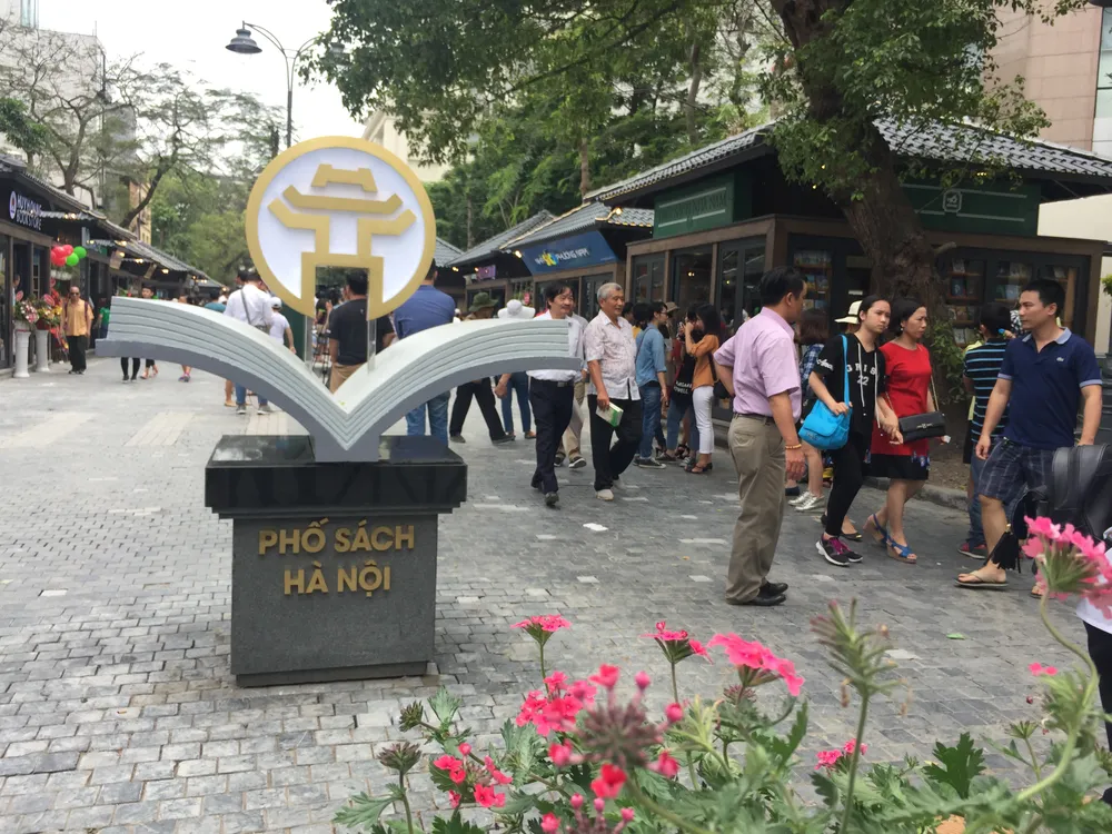 Phố sách Hà Nội chính thức hoạt động ảnh 1