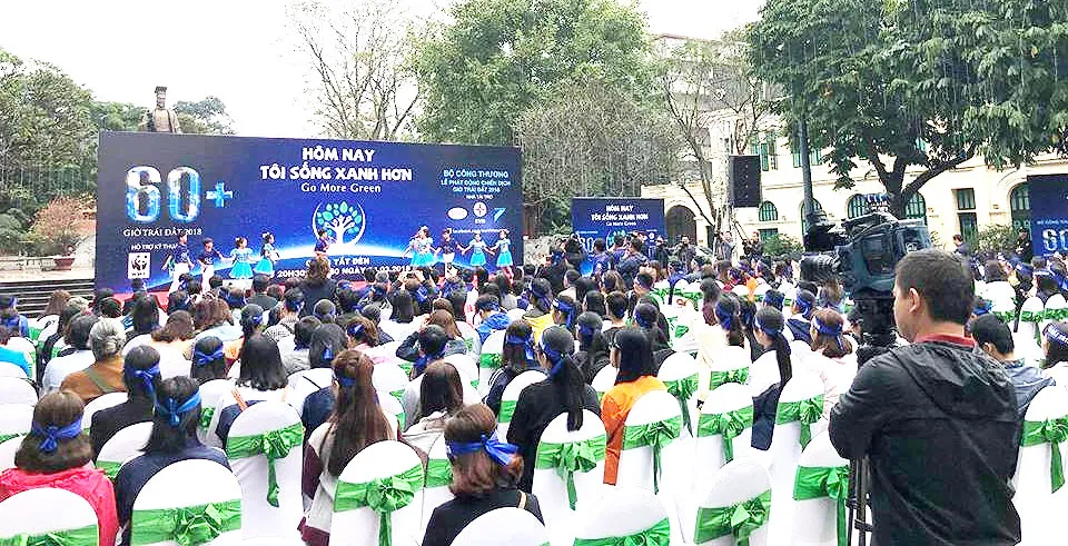 Soobin Hoàng Sơn và Bảo Trâm đồng hành với “Giờ trái đất” ảnh 1