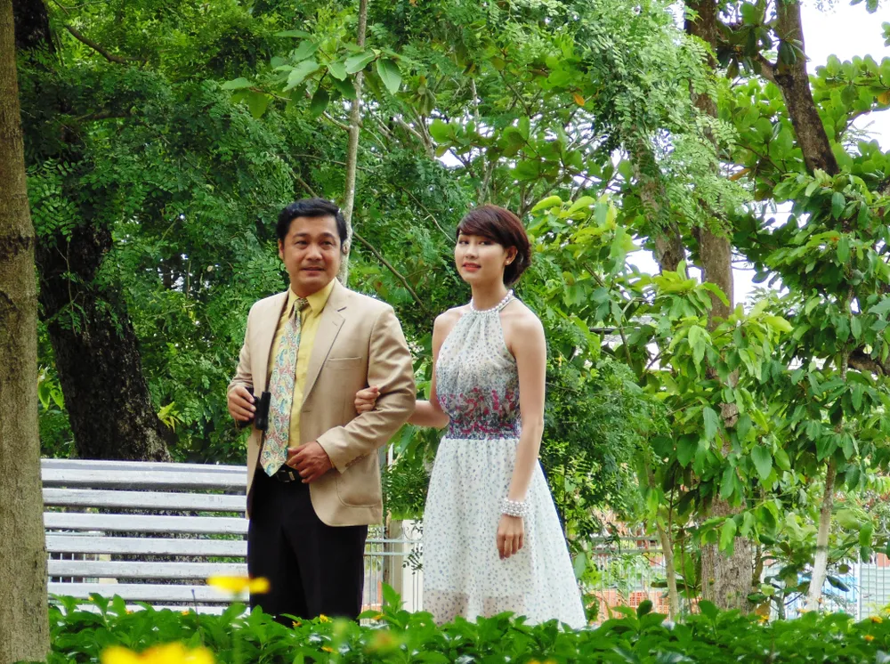 Thương Tín, Lý Hùng trở lại với Mỹ nhân Sài Thành ảnh 2