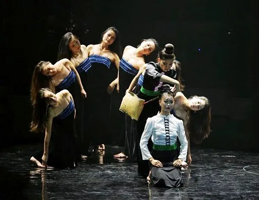 “Tinh hoa hội tụ” mở màn Liên hoan Ca múa nhạc toàn quốc 2018 ảnh 4